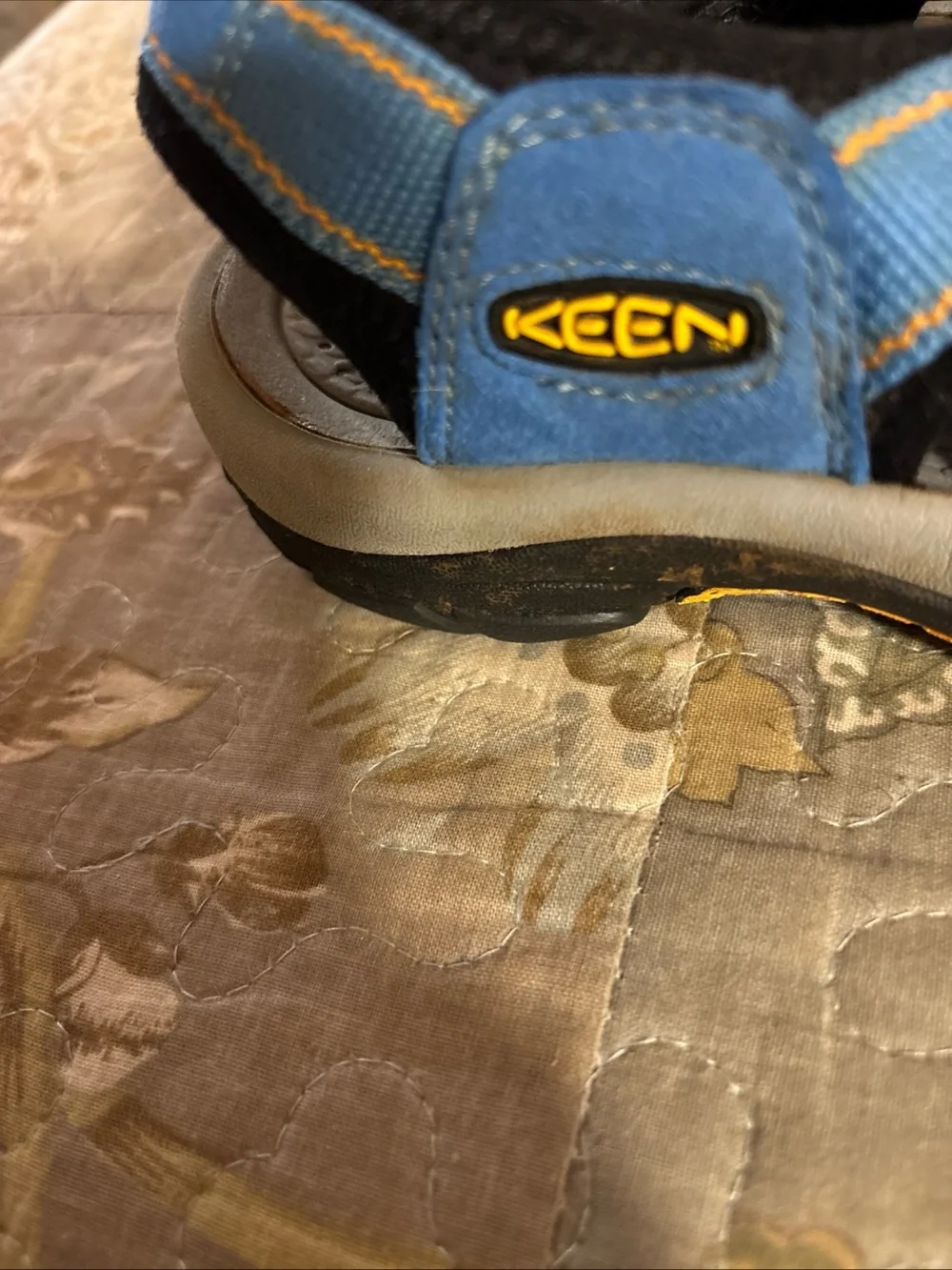 Women’s Keen Size 7 Outdoor Sandals with Protective Toe Blue with Yellow accents